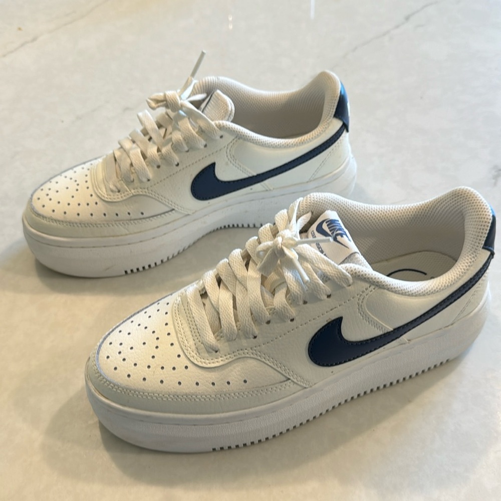 Nike Court Vision Alta platforms 8.5